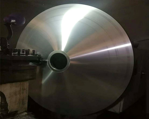 Machining of large caliber aluminum alloy flange plate