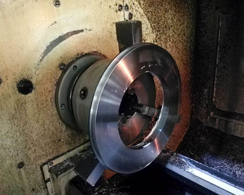 CNC turning of iron disc flanges