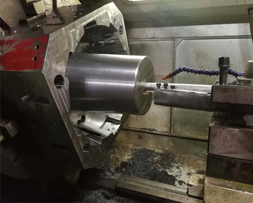 Turning of plastic mould for stainless steel cylinder