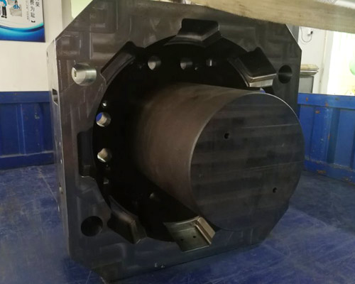 Turning of plastic mould for stainless steel cylinder