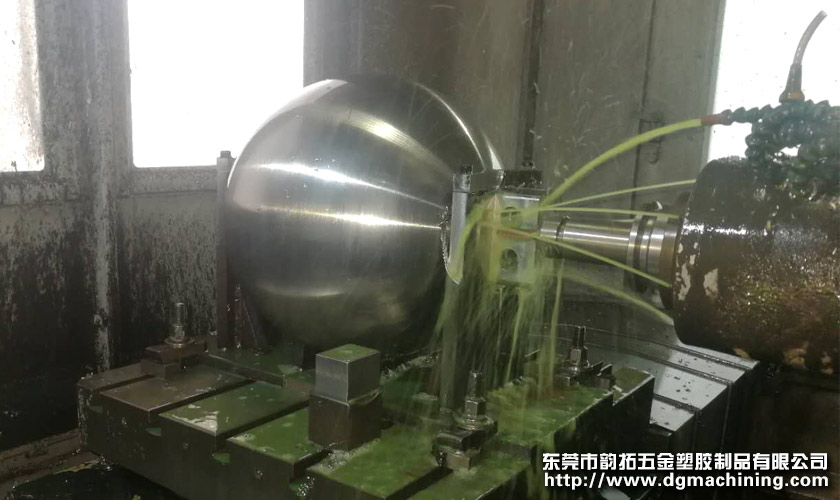 大型数控车床加工