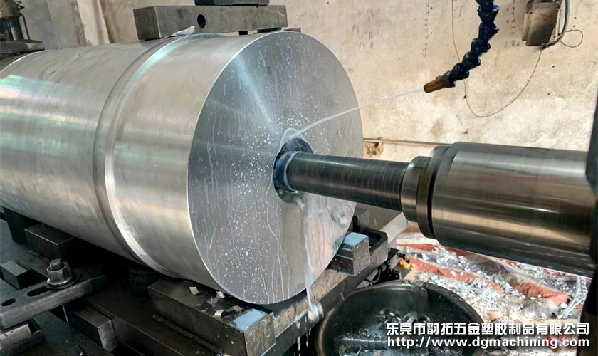 700mm大直径A3棒料镗孔加工 700mm大直径A3棒料镗孔加工